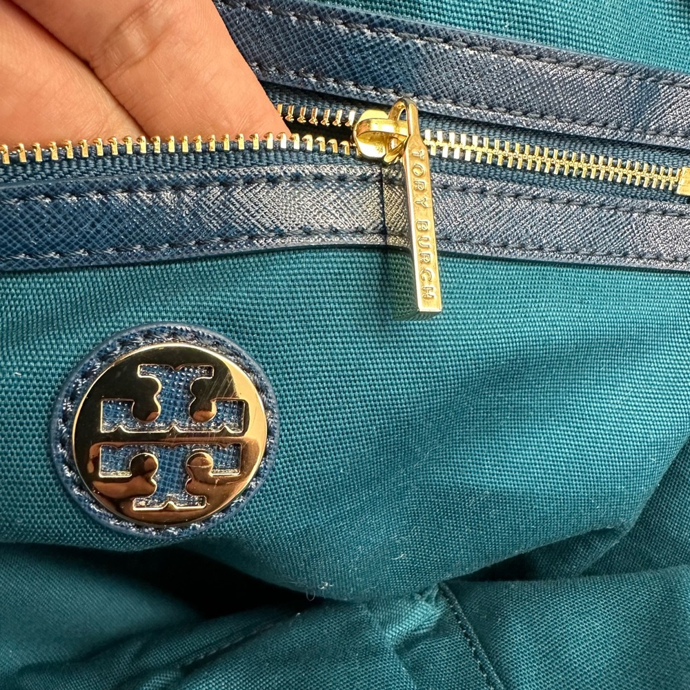 Tory Burch Robinson Dome Bag - Picture 12 of 12